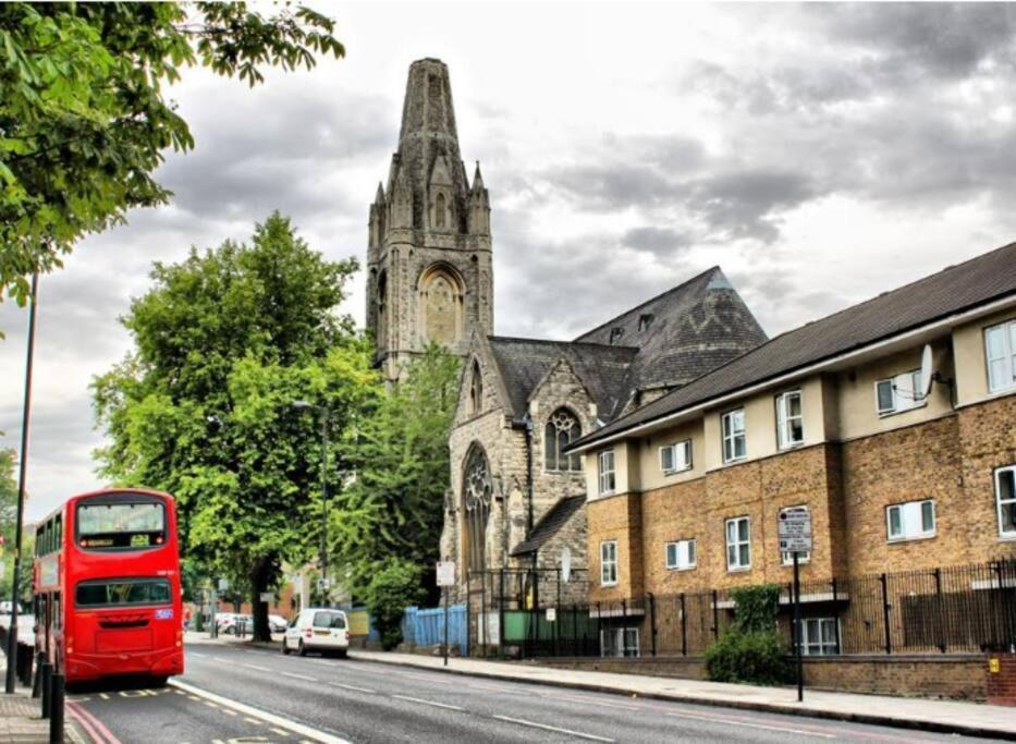 Boutique Modern Hotel Room For Two Near Tube And Bus Stations London Exterior photo
