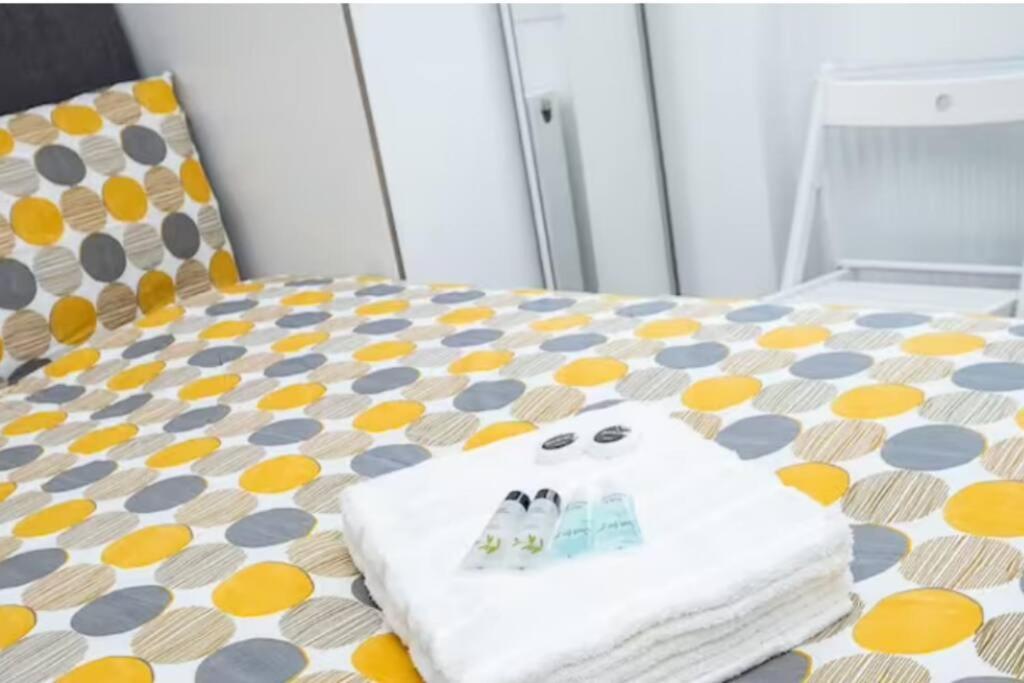 Boutique Modern Hotel Room For Two Near Tube And Bus Stations London Exterior photo