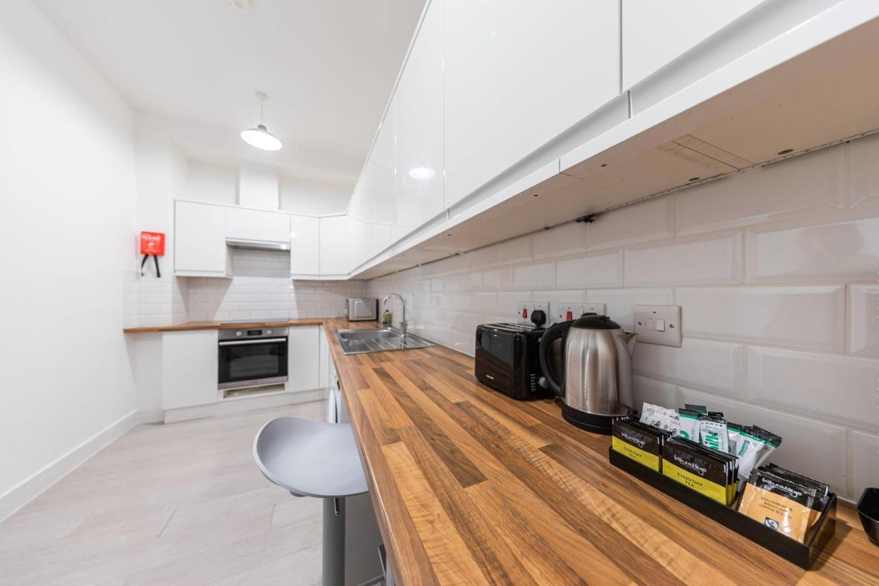Boutique Modern Hotel Room For Two Near Tube And Bus Stations London Exterior photo